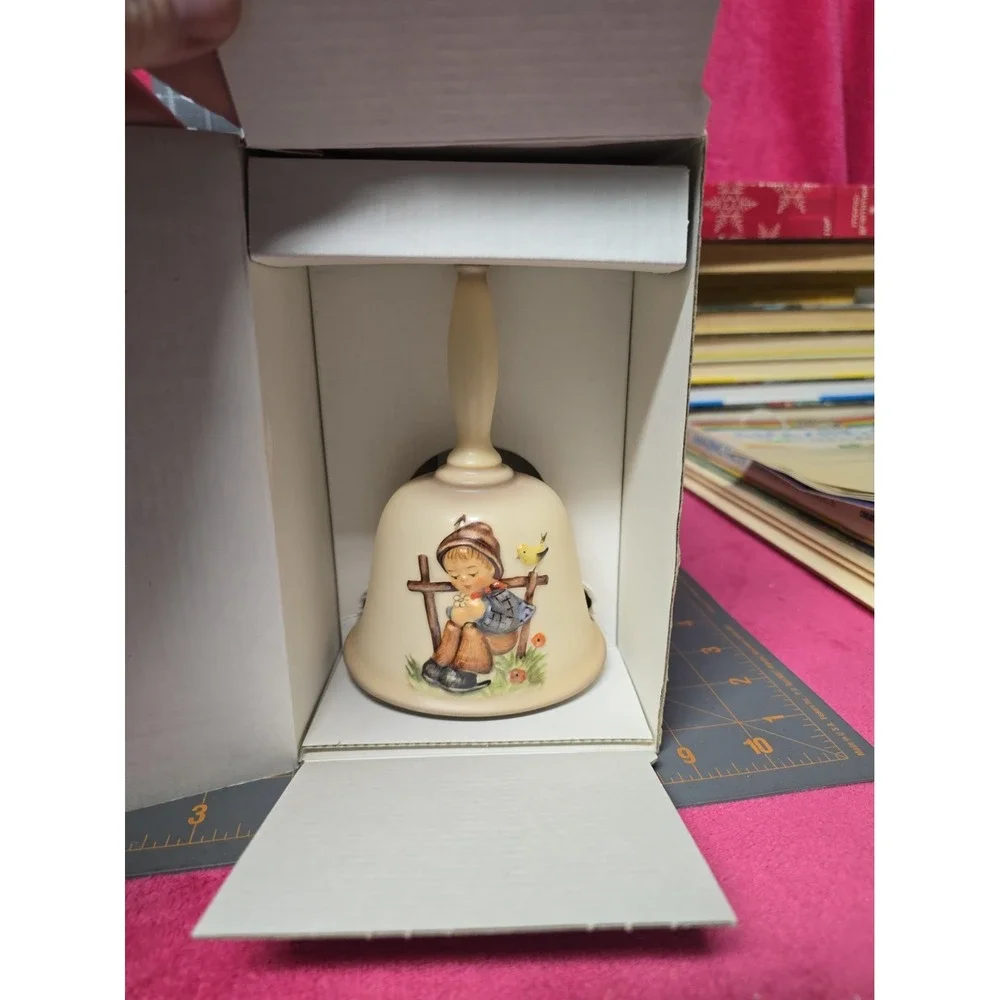 M.J. Hummel Fifth Edition Bell Has Original Box Goebel 1982 In Bas Relief New